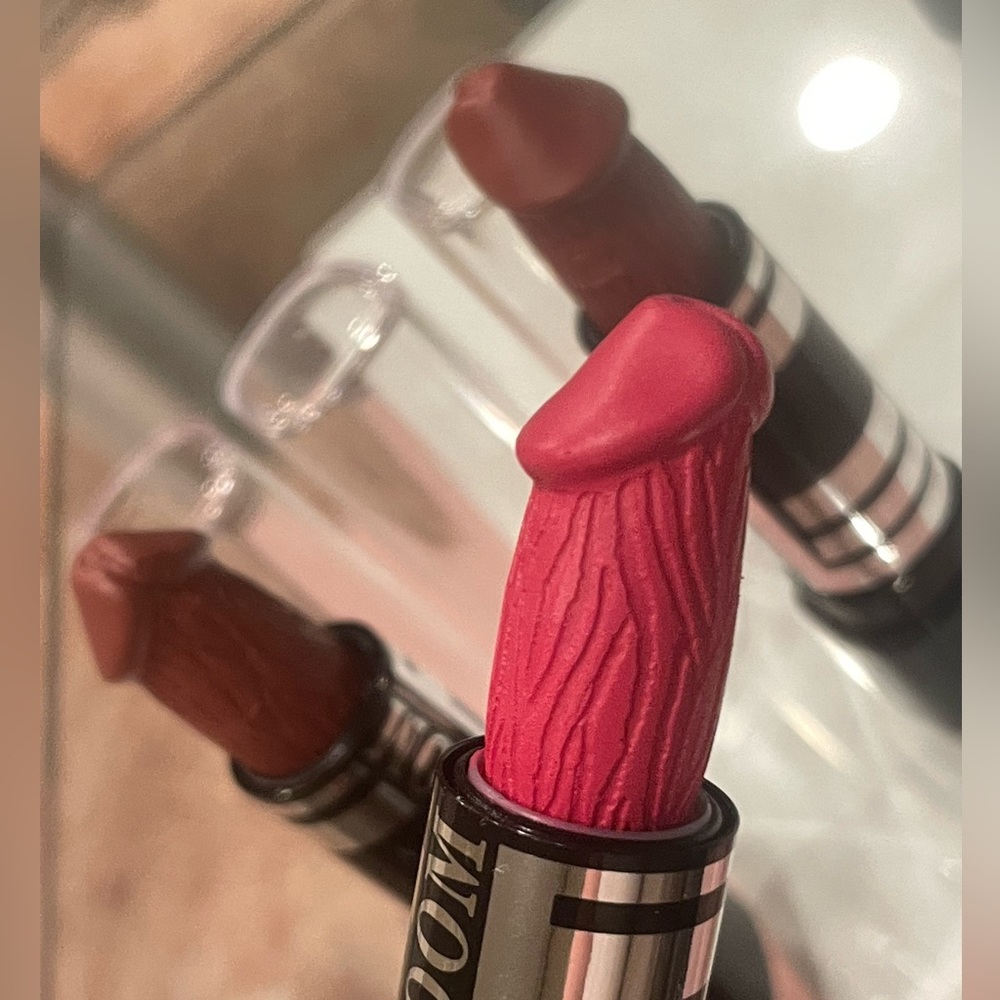 MUSHROOM LIPSTICK